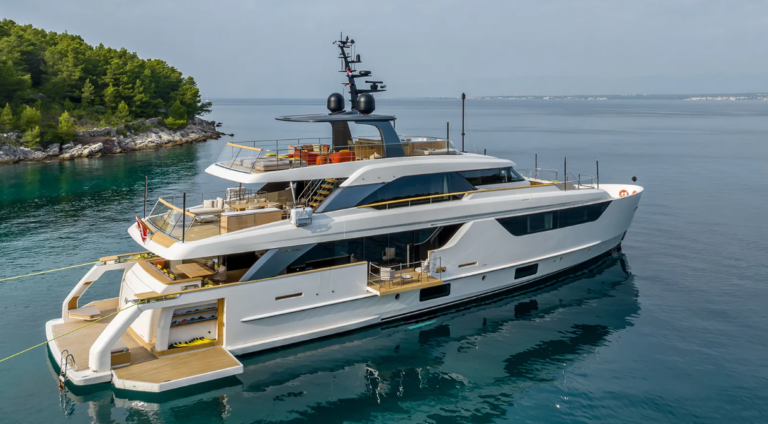 Andiamo Sanlorenzo 36 m prof da poppa