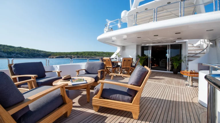 Benetti sea-belle-35m-aft-deck