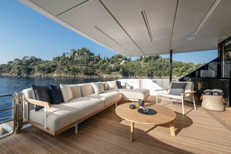 Ferretti Infynito80 – Fsea Ferretti sustainable enhanced architecture