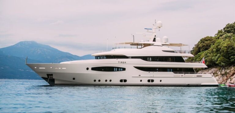 M/Y Tirea profilo prima del refit