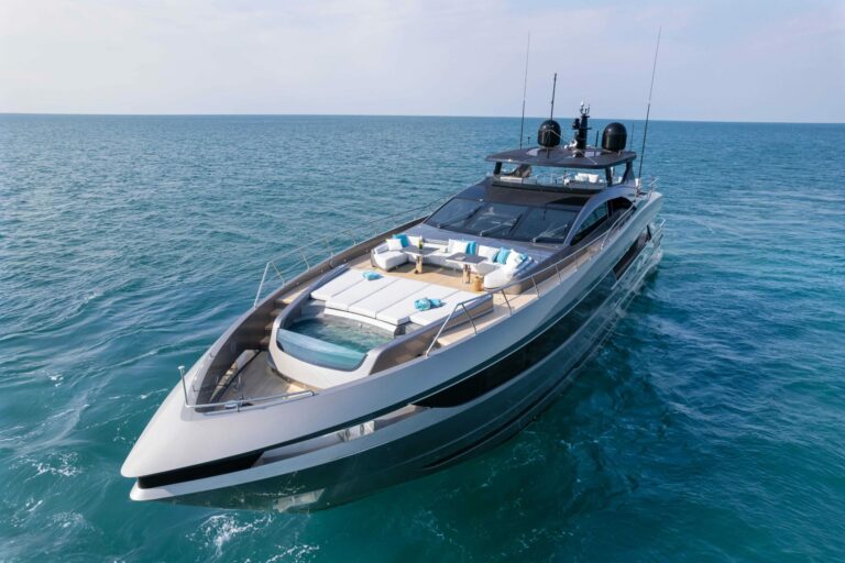Overmarine 33 m Crazy Too