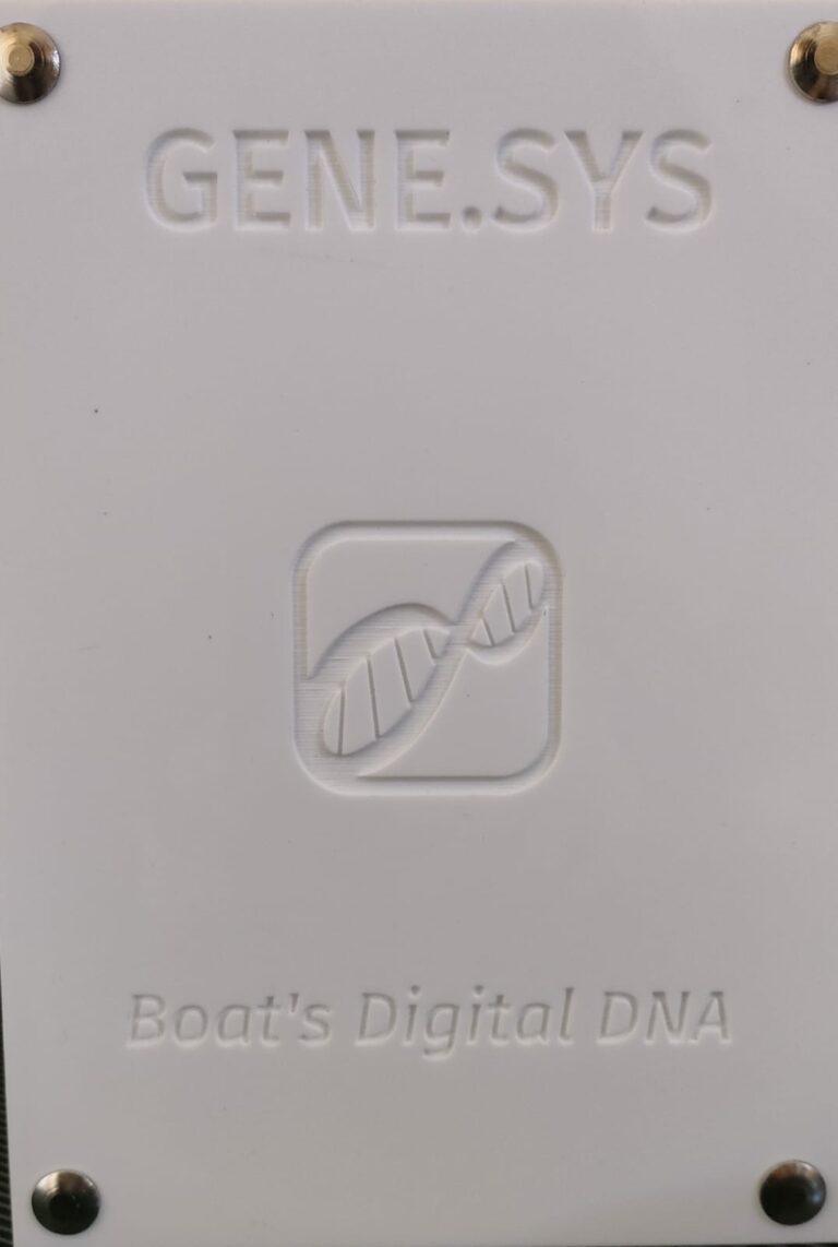 Logo di Gene.Sys stampato su superficie in composito