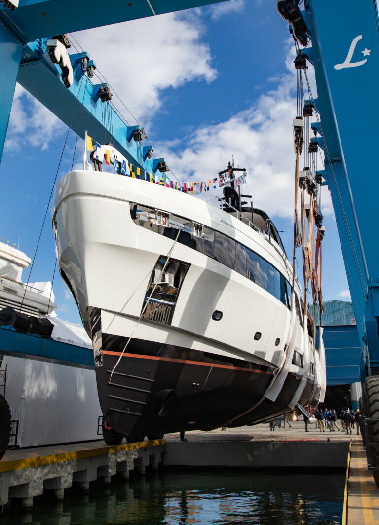 Benetti varo Dawo da prua