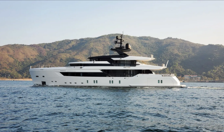 Kamakasa Sanlorenzo 44,5 m