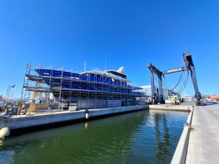 Yacht Cantiere giapponese