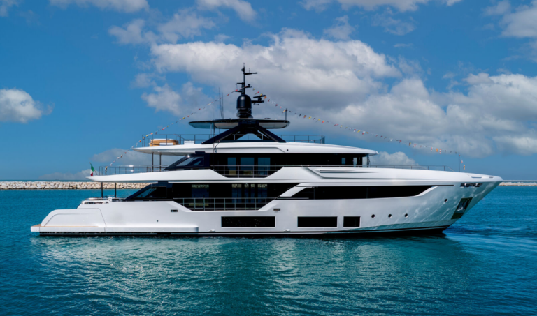 Varo Terzo Navetta 38 Custom Line