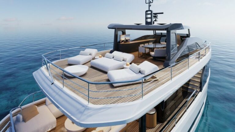 Arcadia Yachts_A80new_Stern (1)