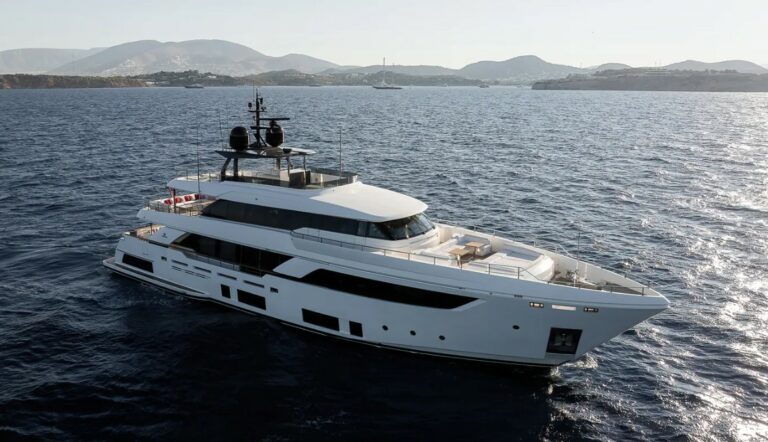 Custom Line 37 m Sweet Lane profilo