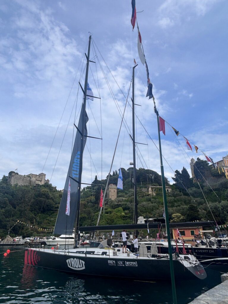 Moonshine-MC4 Yachts (1)