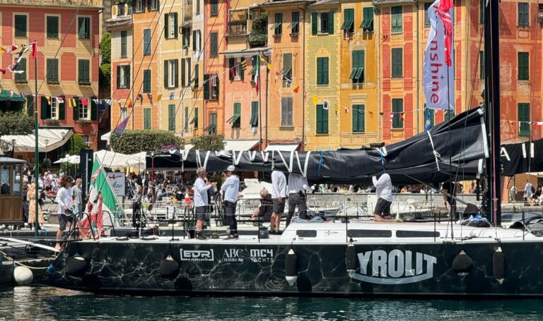 Moonshine-MC4 Yachts (4)
