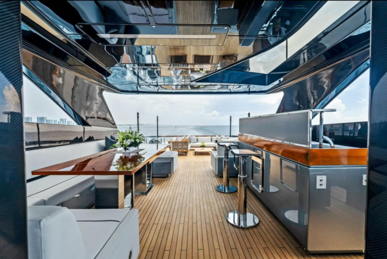 Riva Tasty Waves 34 m esterno