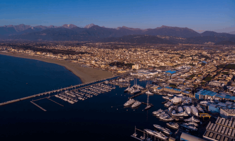Viareggio porto turistico