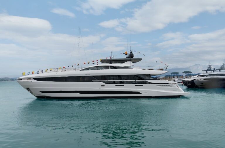 varo Mangusta 33