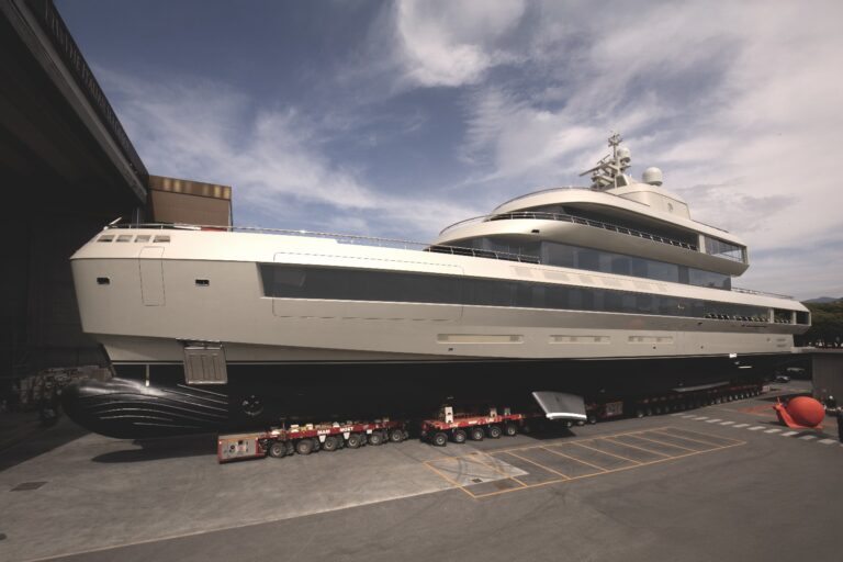 Varo Admiral Armani 72m@Giuliano Sargentini