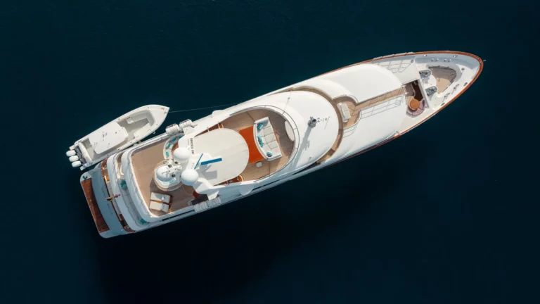 Benetti Justa Delia 44 m dall’alto
