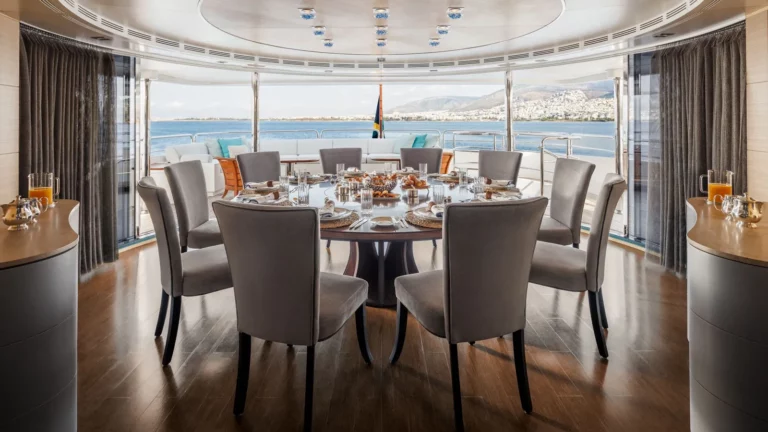 Benetti Justa Delia 44 m salone-outdoor