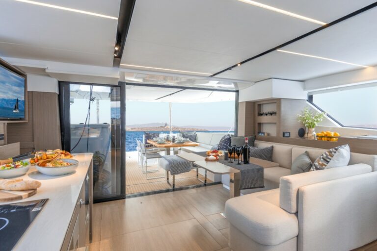 Leopard Catamarans 46 (4)