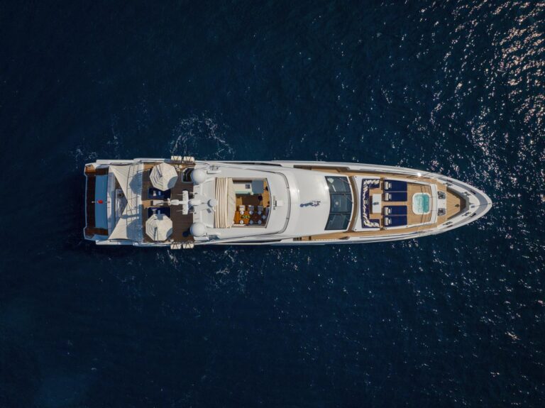 New Waves Benetti 42 m dall’alto