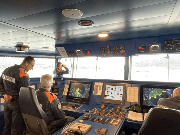 Plancia della nave Dattilo (adnkronos)