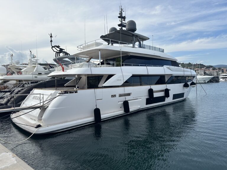Renewal 3° Custom Navetta 33 Ultimo Yachts