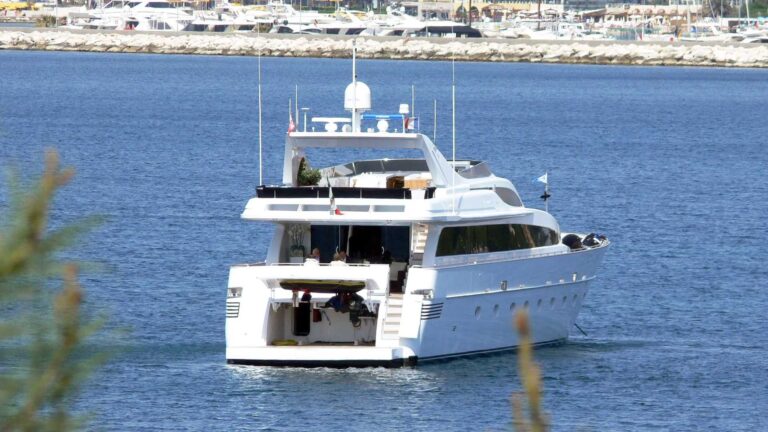 Admiral 32 m Tropicana da poppa-