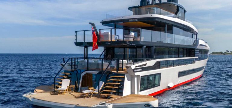 Mangusta Oceano 39 da poppa