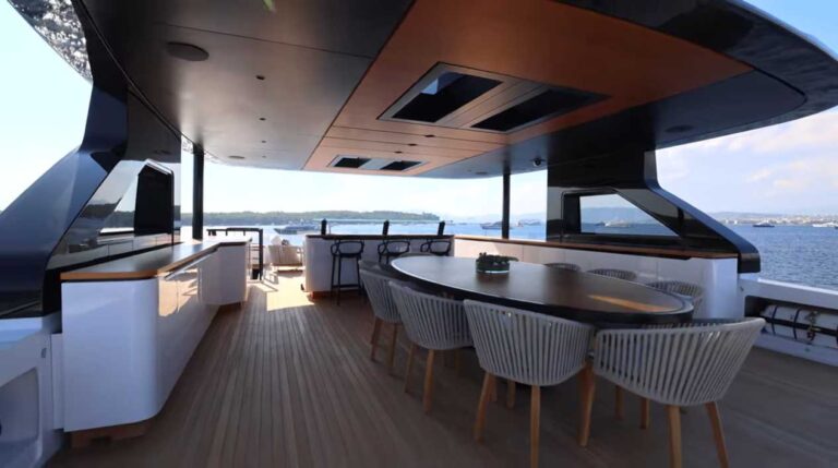 Mangusta Oceano 39 est-