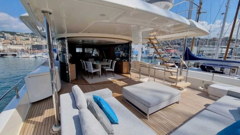 Meridiana esterni Custom Line 28 m