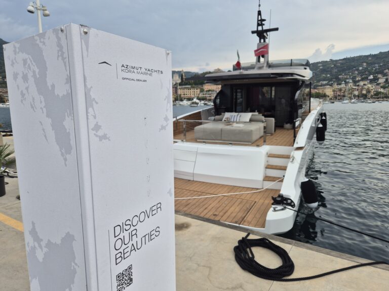 Kora Marine – Azimut Seadeck 7