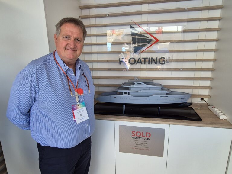 Andrea Pezzini – Floating Life – Explorer 48 metri