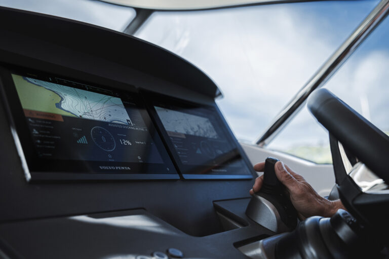 the-next-adventure_assisted-docking-for-dpi_-nimbust11_helm_volvopenta_Original file_Courtesy of Volvo Penta
