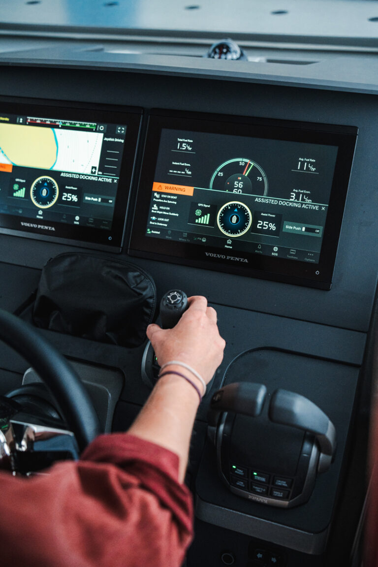 the-next-adventure_britta-kajsa-martensson_assisted-docking-for-dpi_-nimbust11_helm-hands-on-joystick_volvopenta_Original file_Courtesy of Volvo Penta