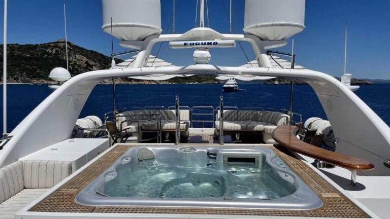 Benetti Kos 37 metri est –