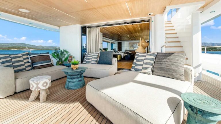 Sabai CdM-34m-deck-lounge –