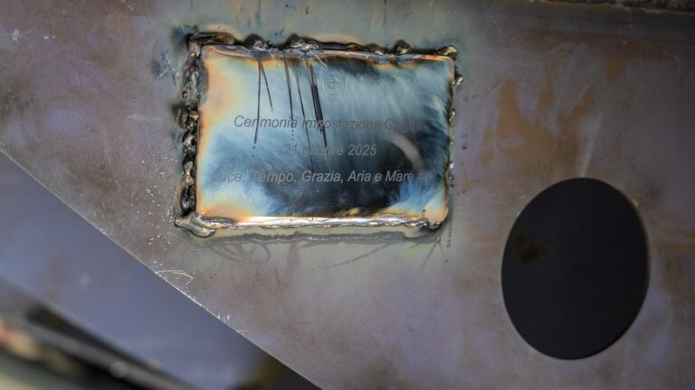 Cantiere delle Marche Raw 110