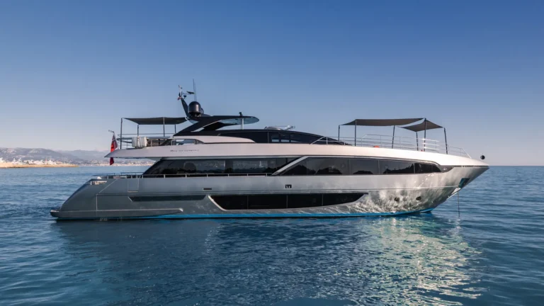 Hp6 Riva 100′ Corsaro