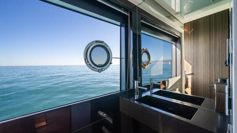 Hp6 Riva 100′ Corsaro