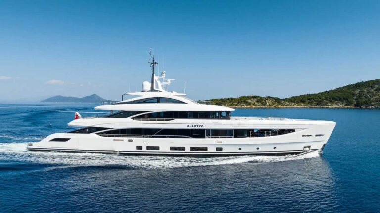 ALUNYA 50 m Benetti prof –