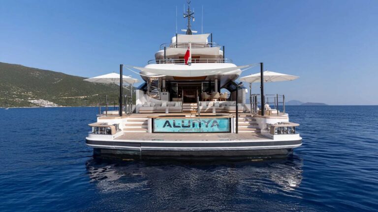 ALUNYA50 m Benetti da poppa –