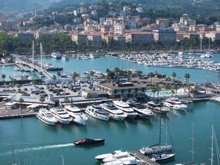 Porto Mirabello D-Marin