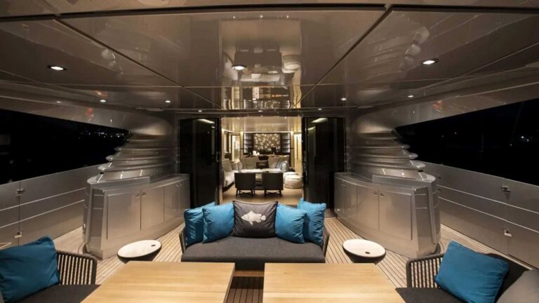 Posillipo Peftasteri-cockpit –