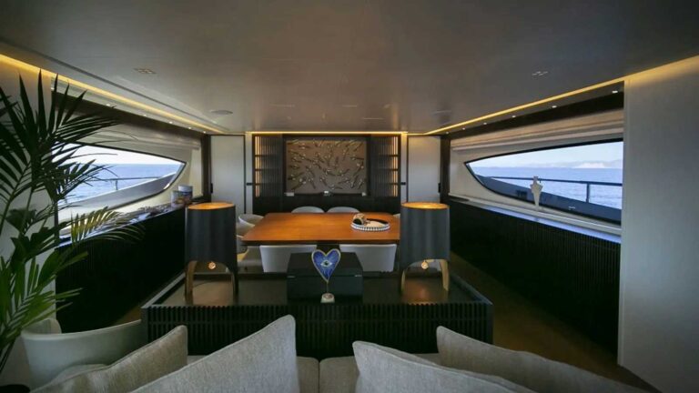 Posillipo-Peftasteri-saloon –