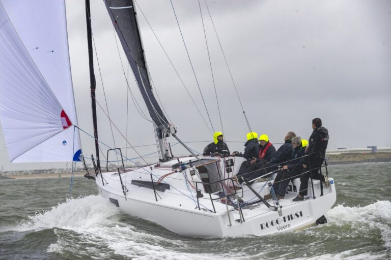 Beneteau-first-30-european-yacht-of-the-year-2026 (1)