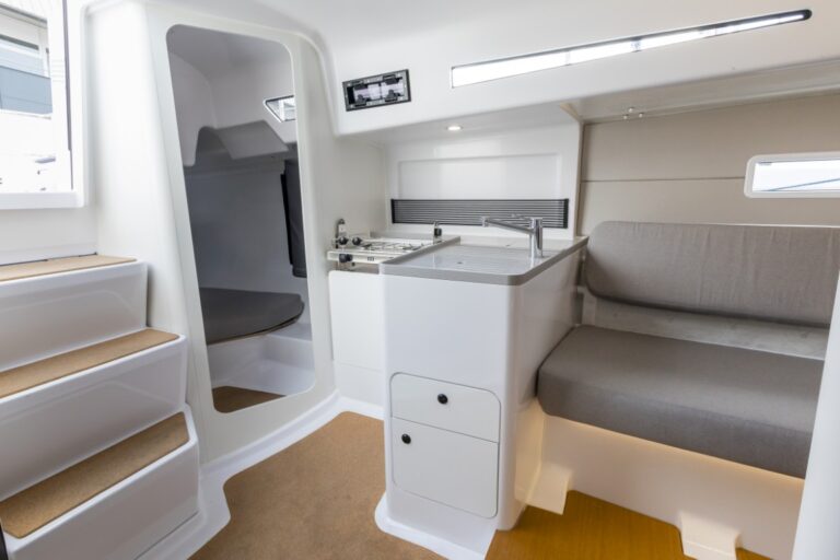 Beneteau-first-30-european-yacht-of-the-year-2026 (14)