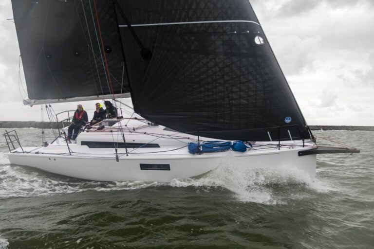 Beneteau-first-30-european-yacht-of-the-year-2026 (3)
