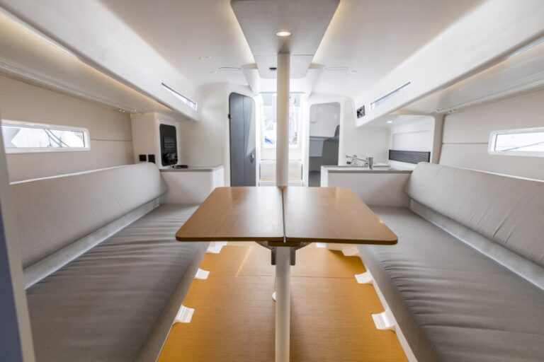 Beneteau-first-30-european-yacht-of-the-year-2026 (9)