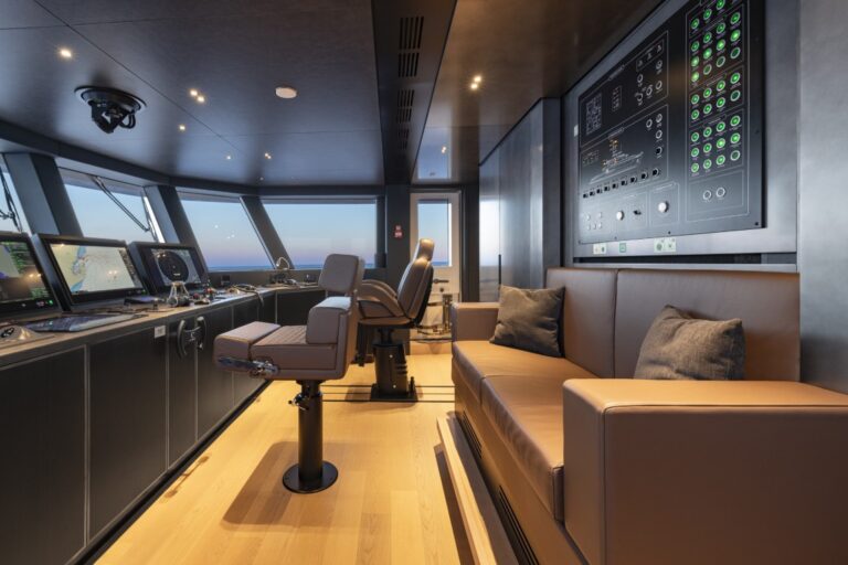 Columbus Crossover 42 Big Naan