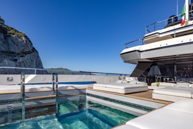 Columbus Crossover 42 Big Naan