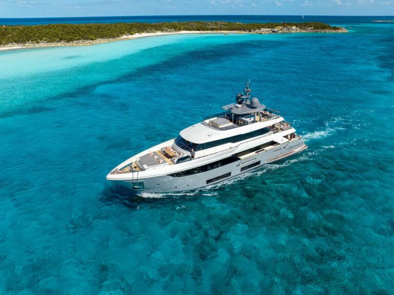 Custom-line-navetta-33 dall’alto –