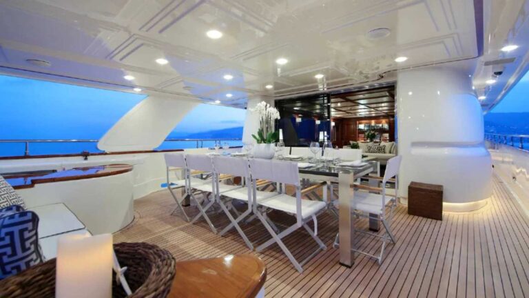 LADY SOUL Custom Line 30 m on deck –